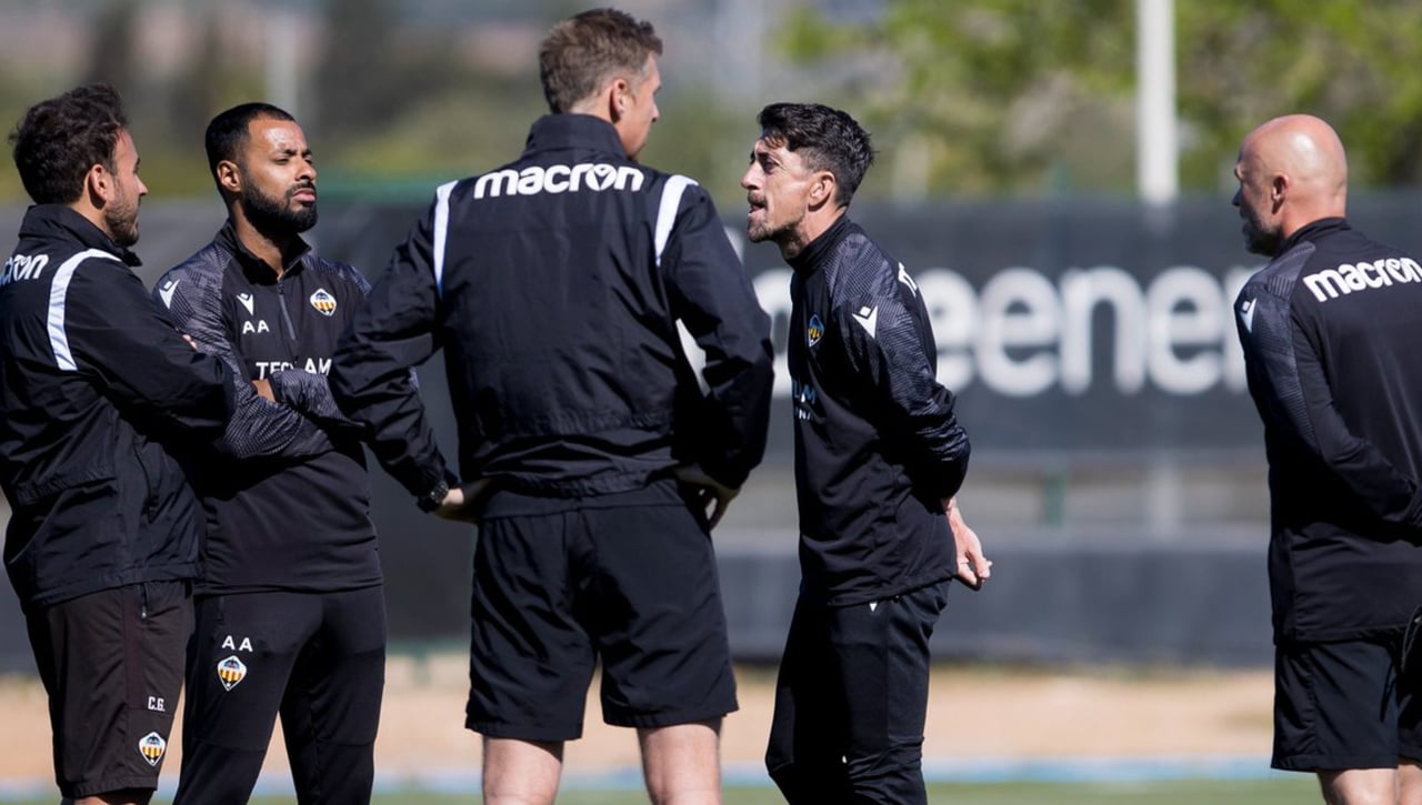 El increíble salto de Primera RFEF al Feyenoord
