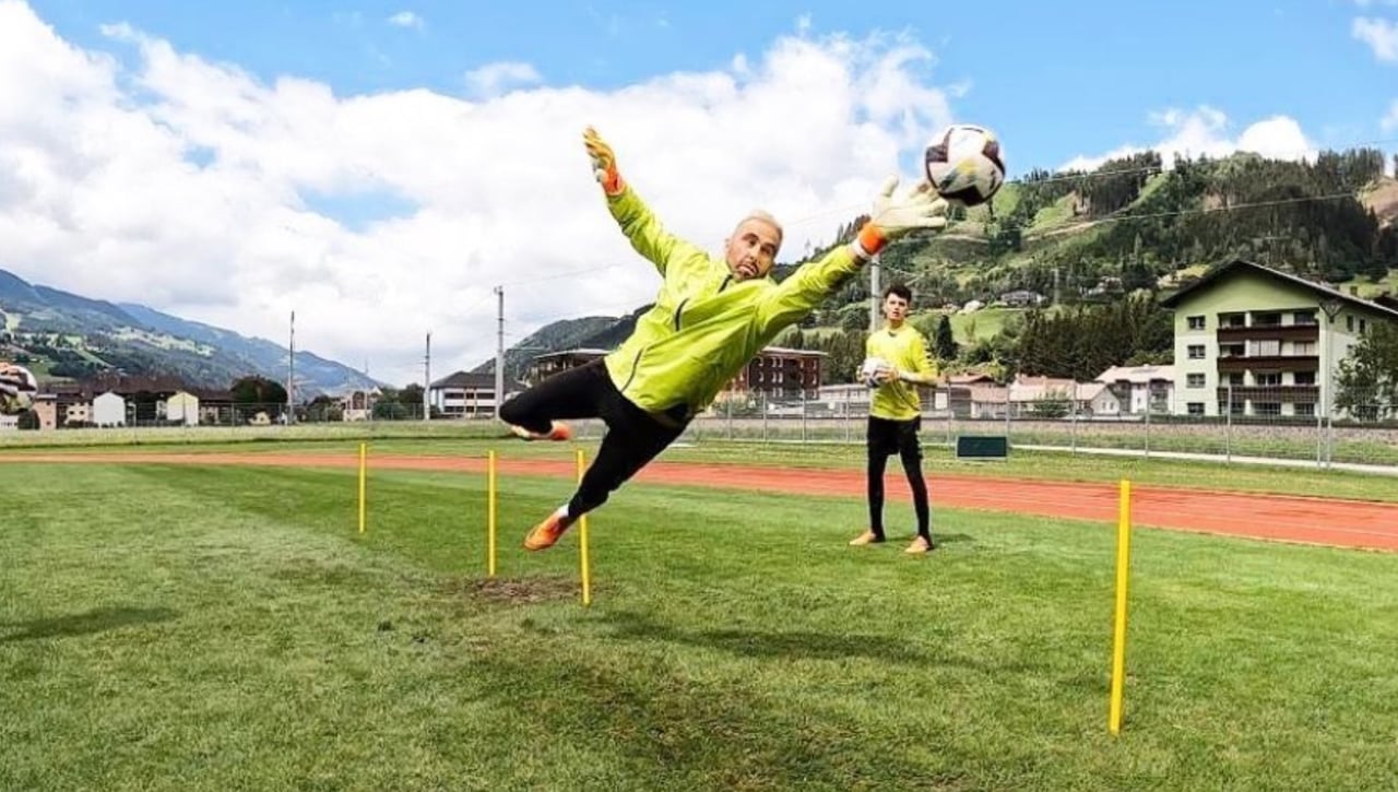 Berizzo no levanta el castigo a Claudio Bravo 