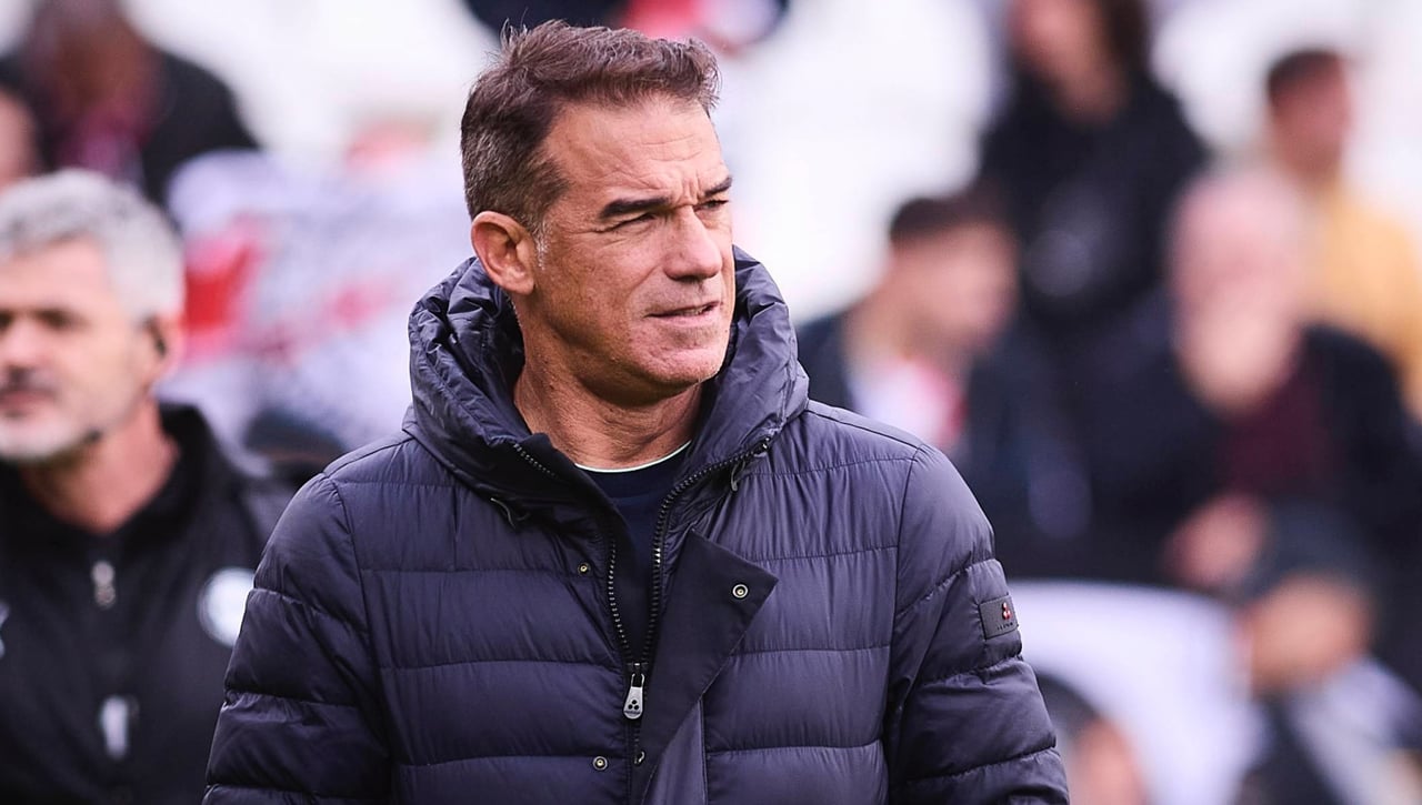 Luis García Plaza ajusta cuentas en el vestuario