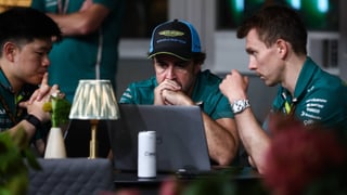 Decisión urgente de Aston Martin con Fernando Alonso en Singapur