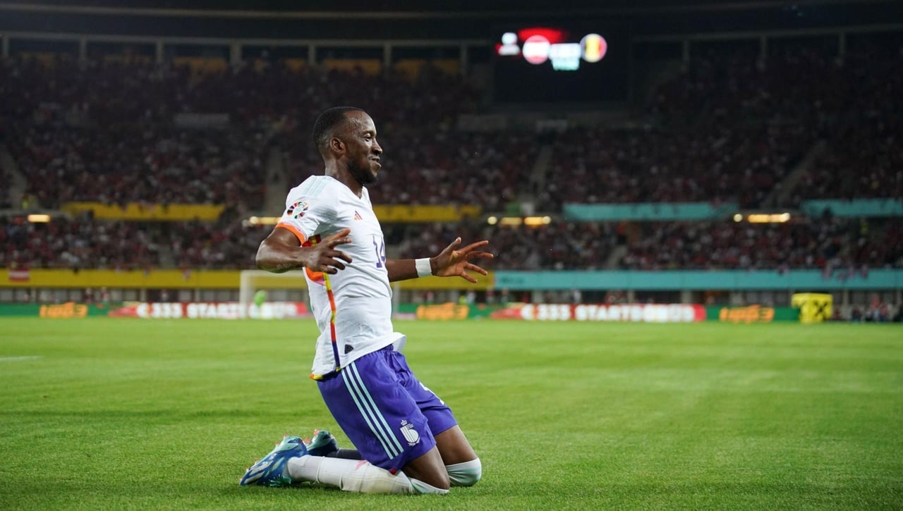 Lukebakio mete a Bélgica en la Eurocopa con dos golazos