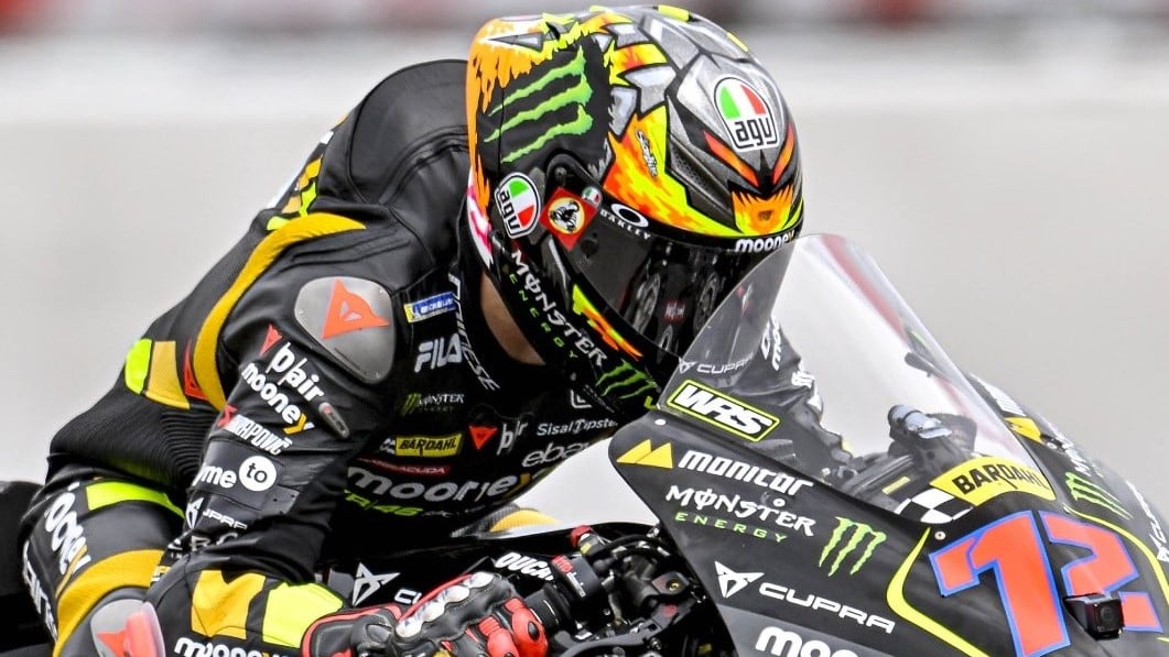 GP Gran Bretaña: Marco Bezzecchi se lleva la pole y Marc Márquez saldrá muy atrás