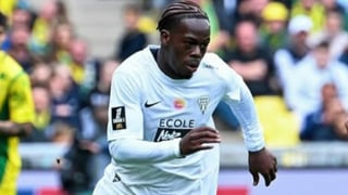 Lateral 'low cost' para el Betis por si hay más salidas 