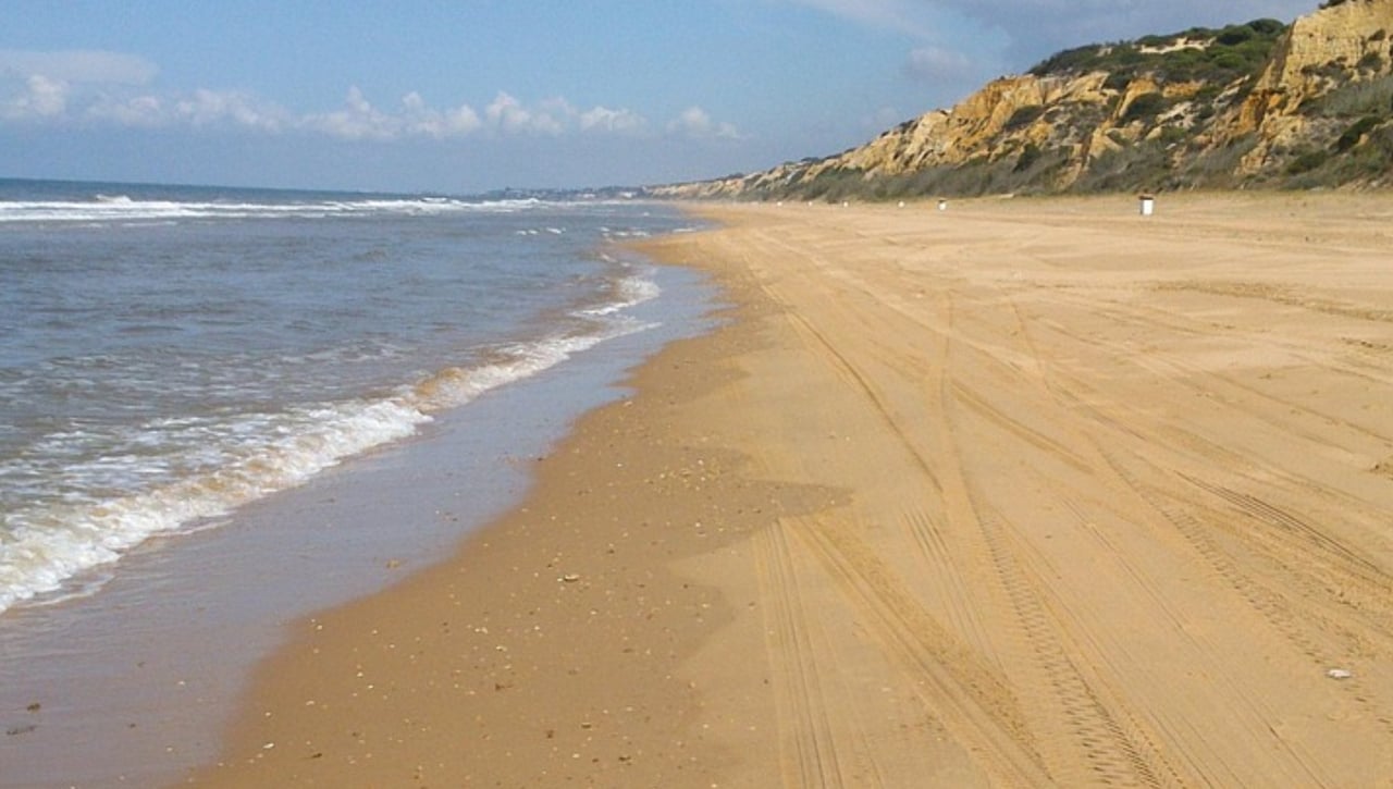 La playa más grande de Andalucía: completamente virgen y única en Europa