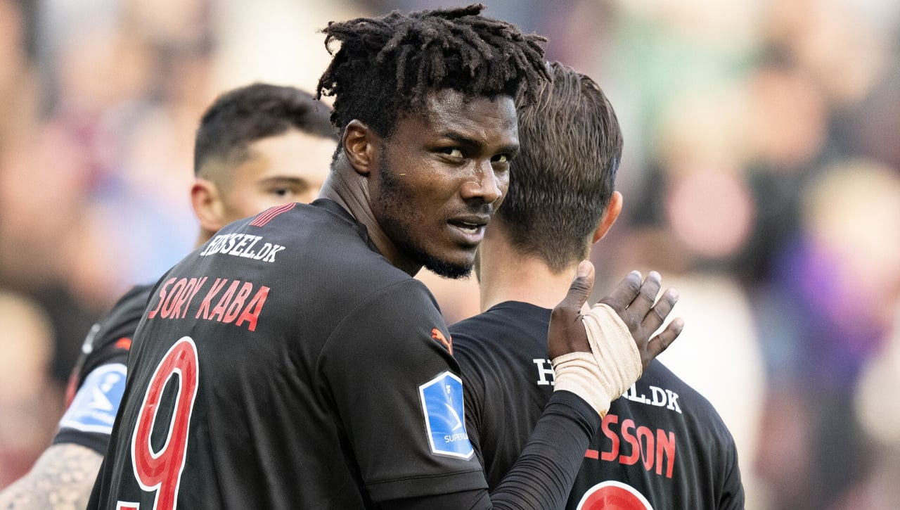 Las Palmas ficha a pares