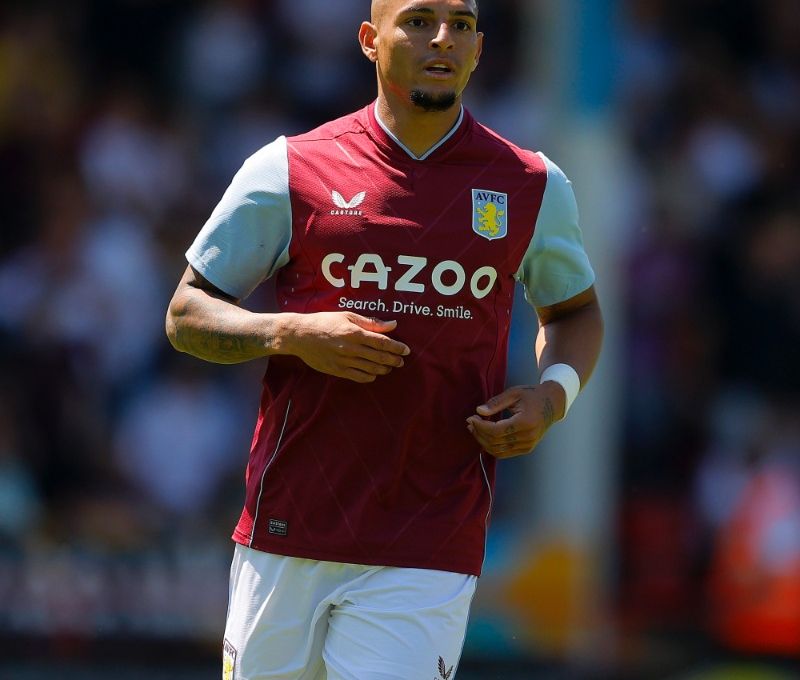 Diego Carlos se estrena con goleada en el Aston Villa