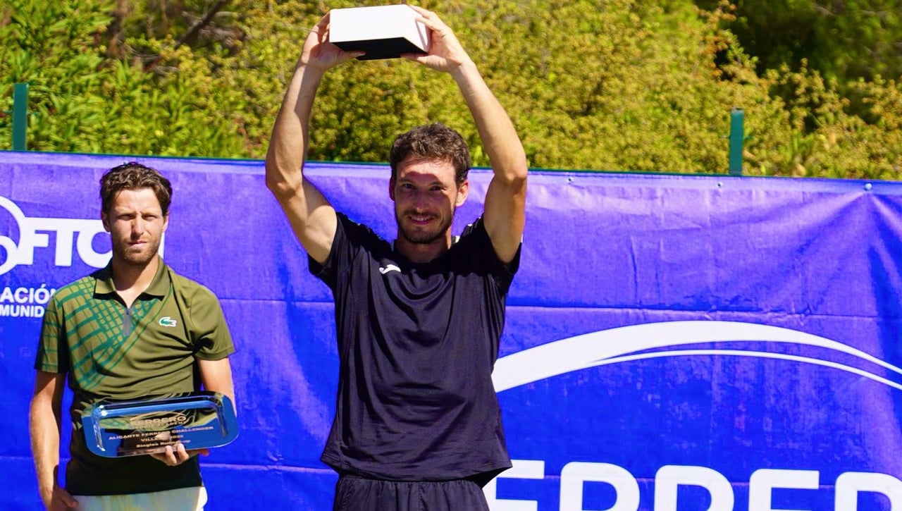 Pablo Carreño reina en 'casa' de Carlos Alcaraz