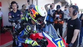 El agua complica el test de MotoGP en Cheste