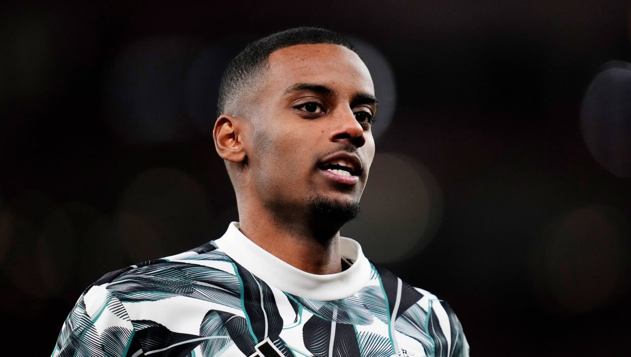 El fichaje de Isak, a fuego lento