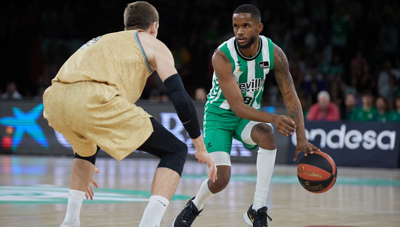 77-85: El otro duelo entre Betis y Barça del fin de semana, con idéntico signo, pero más sufrimiento