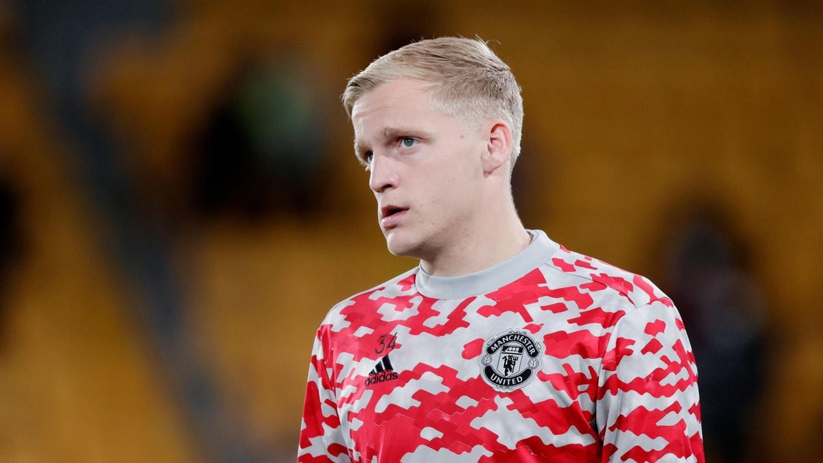 Una leyenda del United recomienda que Van de Beek salga