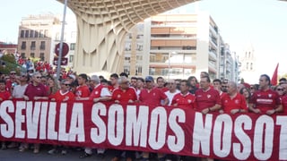 El sevillismo toma el centro de la ciudad para expresar su malestar