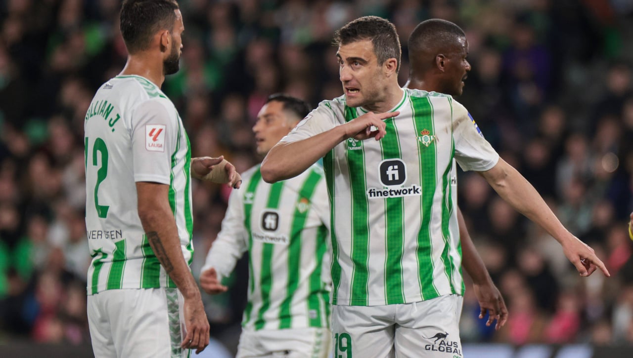 Sokratis responde a la oferta del Betis con dos condiciones