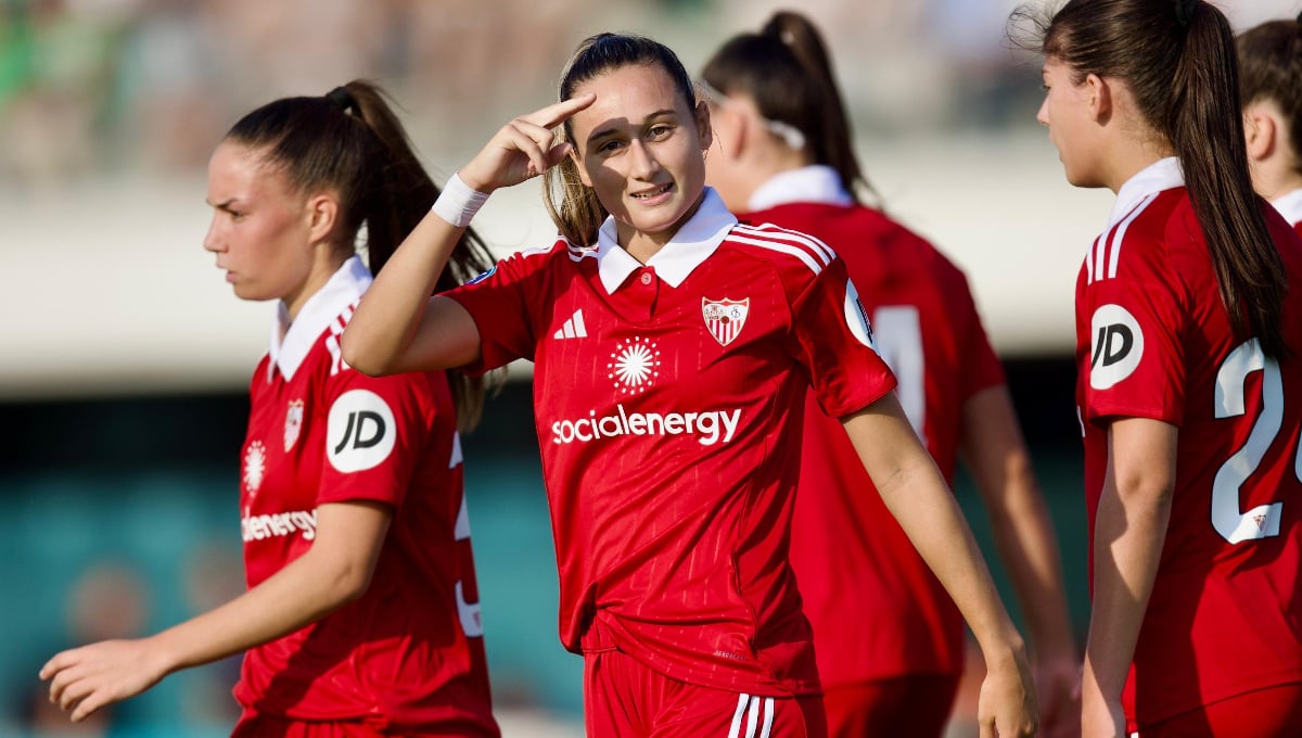 El Sevilla golea en casa del Betis