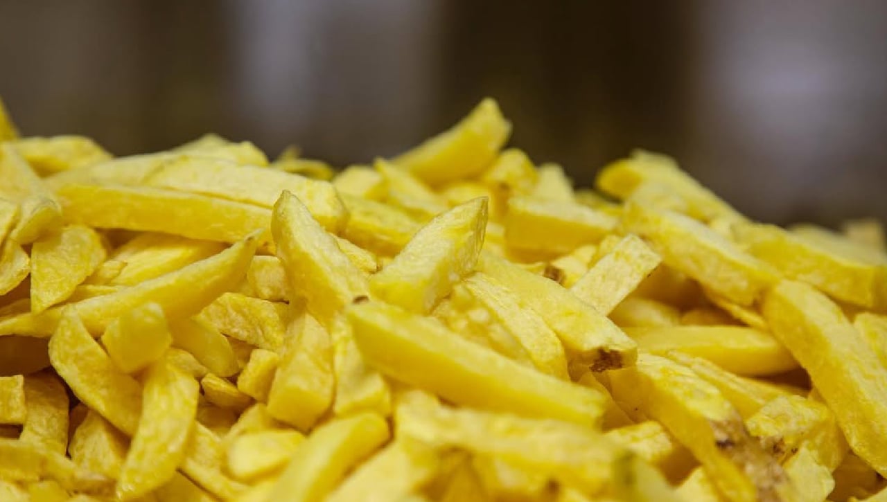El local de Madrid que arrasa con sus patatas fritas servidas en cono