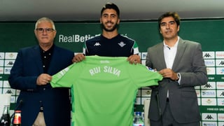 El Betis y Rui Silva rechazan ofertas para salir en enero y acuerdan esperar a junio