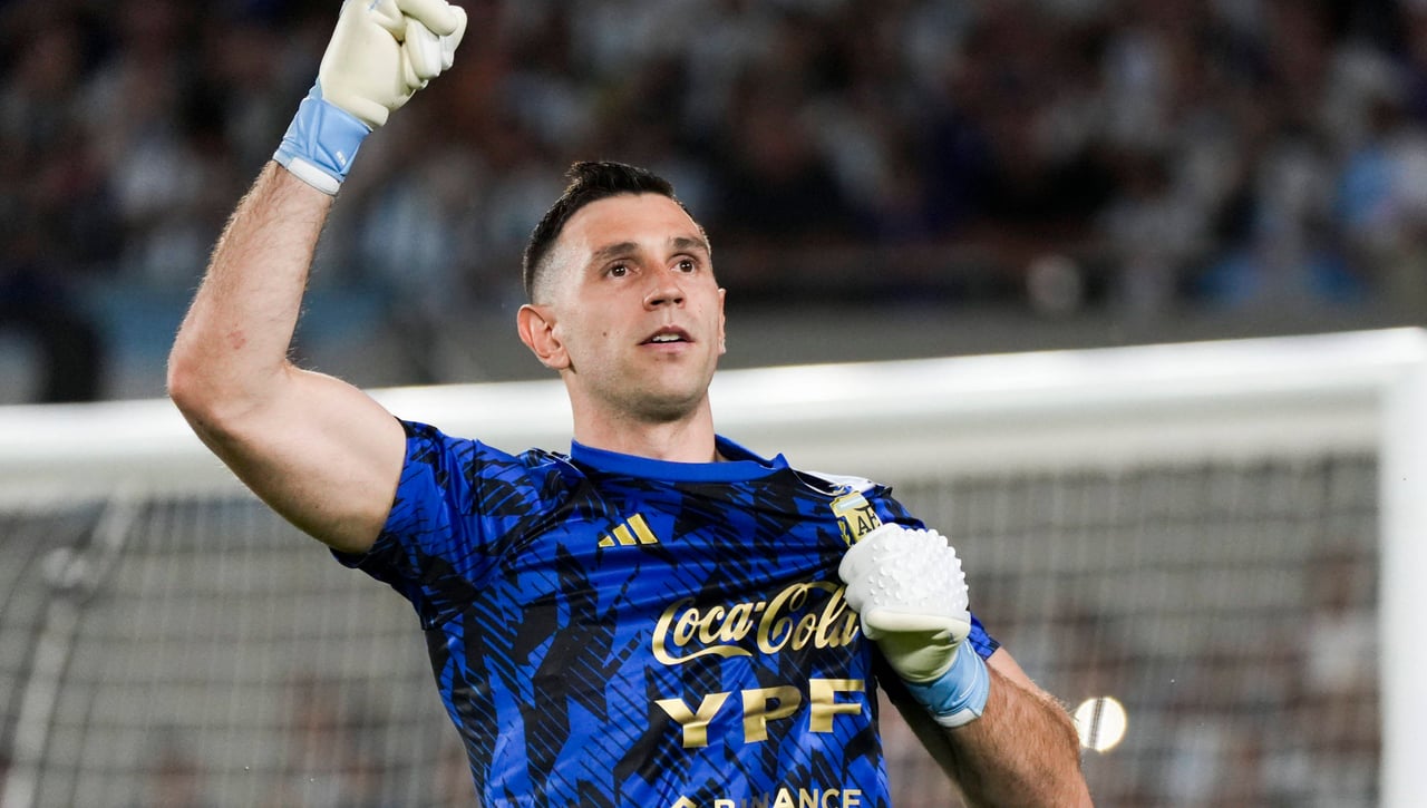 Dibu Martinez anuncia su retirada