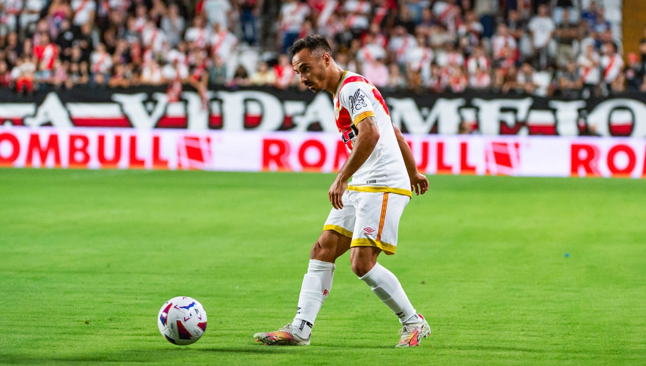 La rajada monumental de Álvaro García a los árbitros por una amarilla