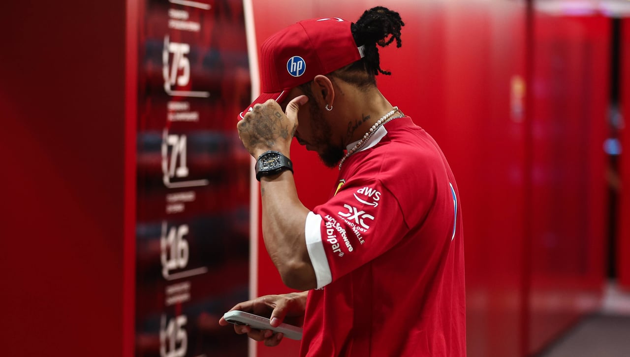 Hamilton carga contra Alonso tras la sanción de Singapur