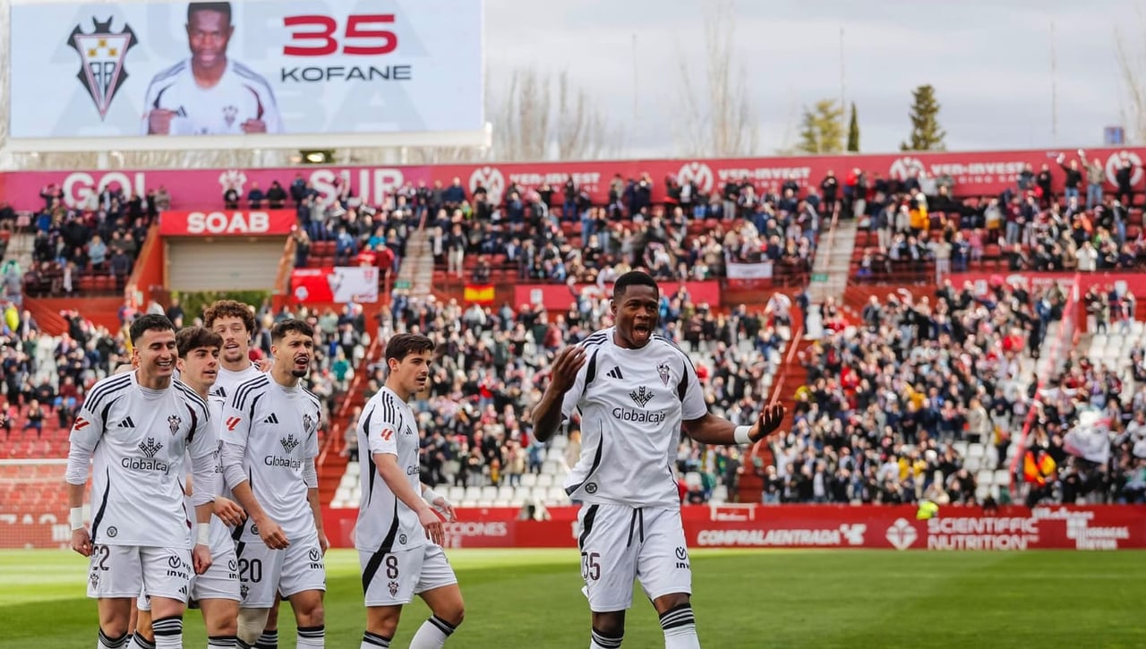 Sevilla y Betis encabezan la terna para fichar a la gran revelación de 2025