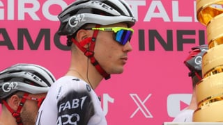 Juan Ayuso, perjudicado