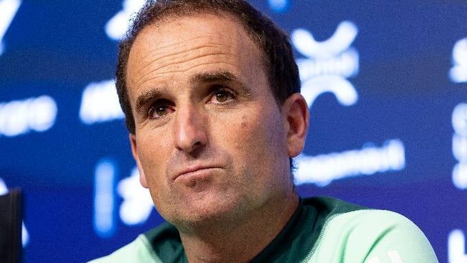 Arrasate vuelve a estallar contra el arbitraje, señala a Simeone y lanza su propuesta a LaLiga