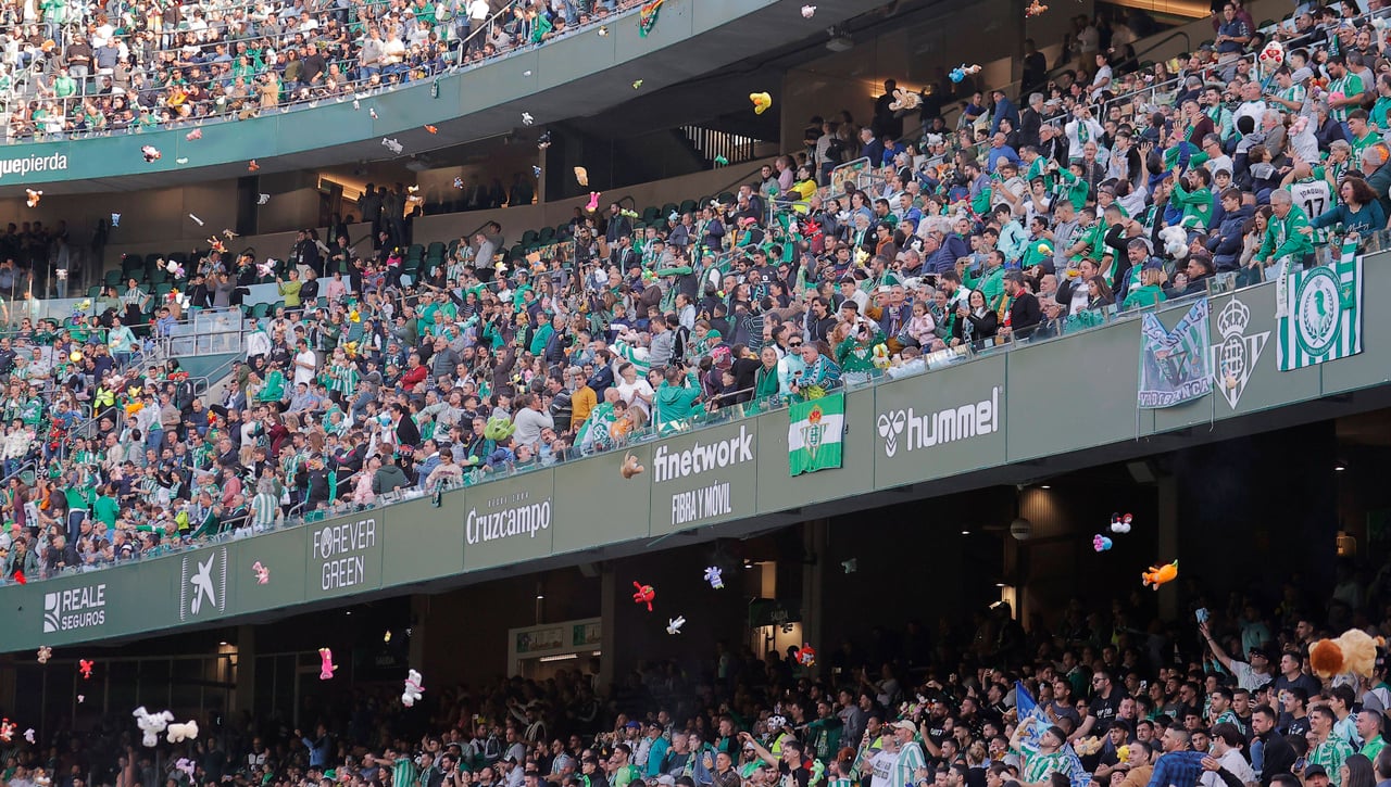 El Betis llama a filas a su gente para que se vuelque en una semana clave
