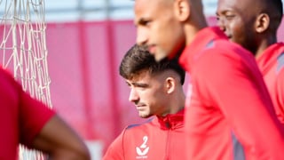 Tres bajas y una buena noticia en el entrenamiento del Sevilla