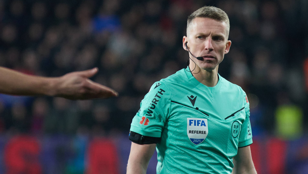 Inicio y reanudación del juego: Regla 8 del reglamento FIFA del fútbol