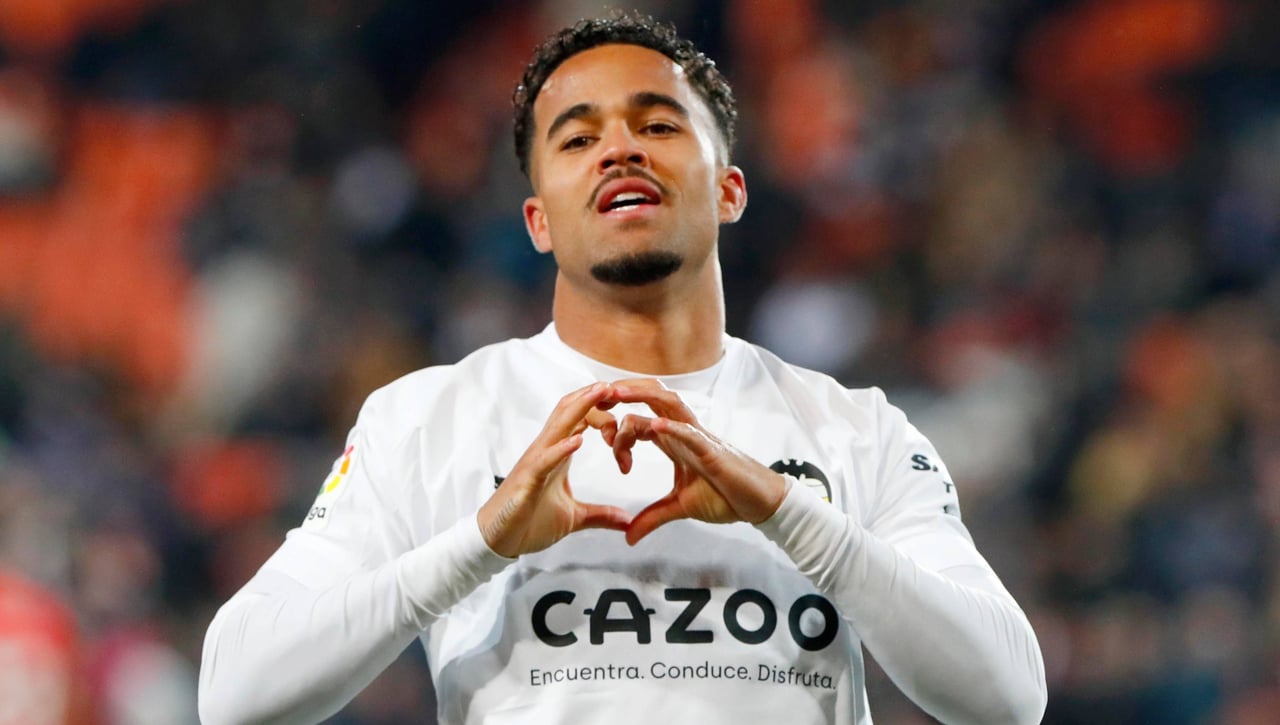El Valencia se hunde y pierde a Kluivert antes del Sevilla
