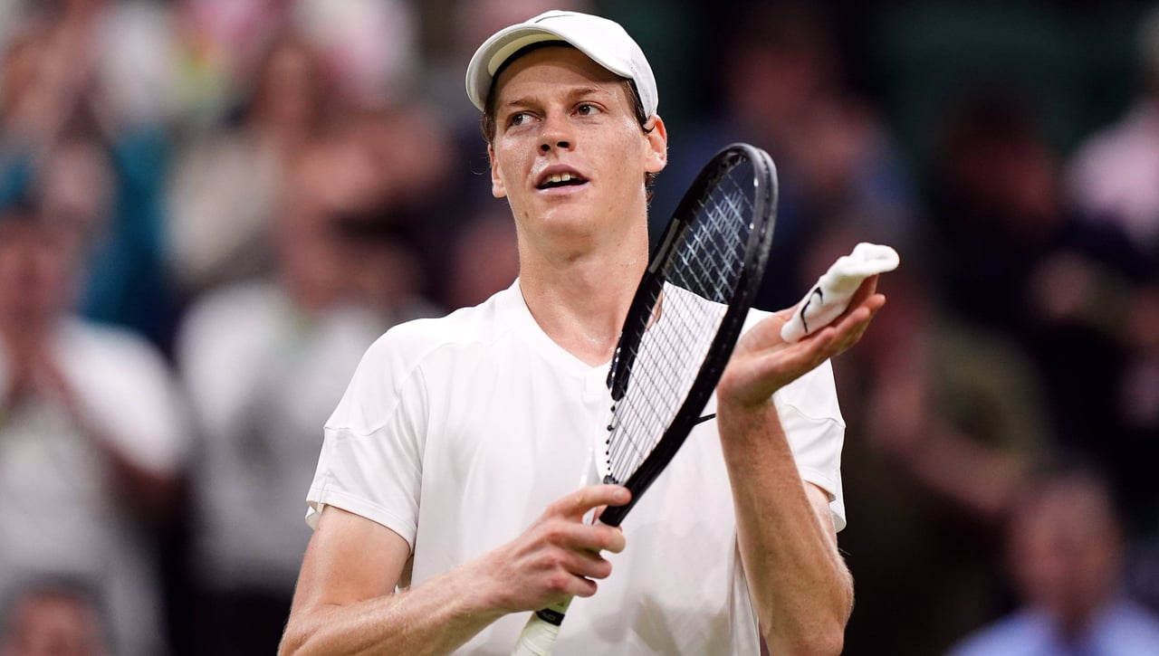 Jannik Sinner reina entra la lluvia y Carlos Alcaraz es consciente de lo que se le viene encima