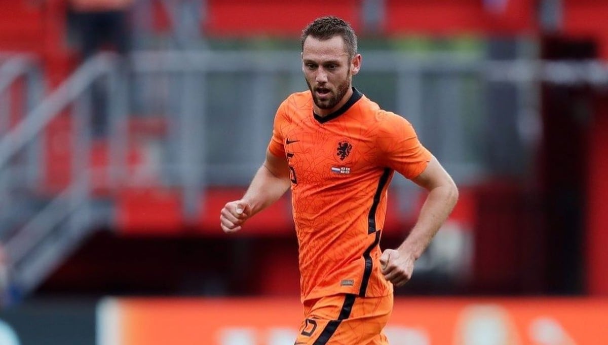  El Sevilla se mete en la puja de un central Top