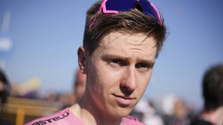 Pogacar corre contra la historia en el Giro de Italia