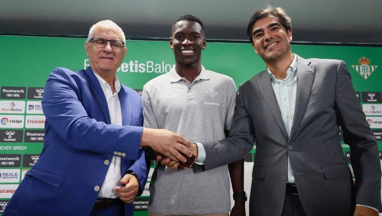 Ángel Haro no descarta que el Betis active sus propias palancas