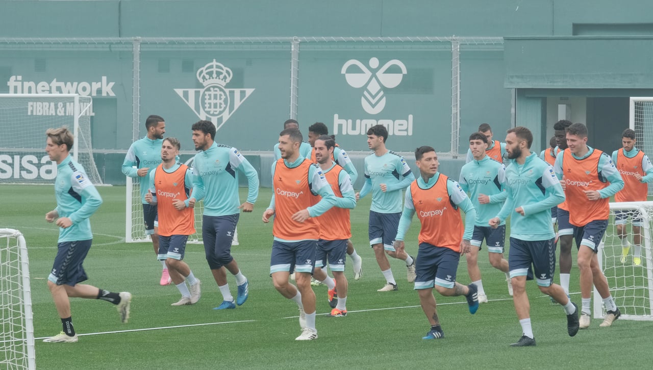 Pellegrini y Míchel miran hacia el mismo sitio