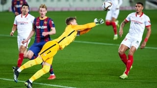 Un excapitán del Sevilla, plan B del Barcelona 