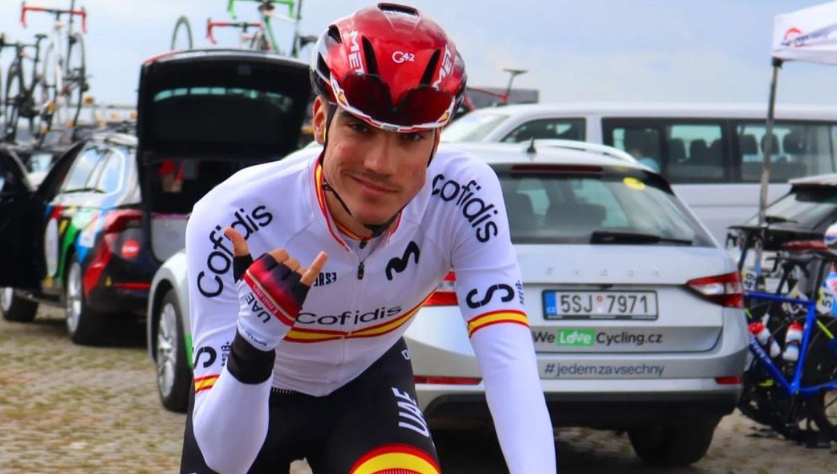 Roglic juega con Juan Ayuso