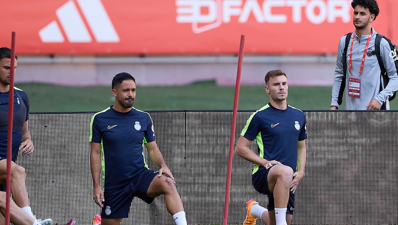 Avisa a Javier Aguirre