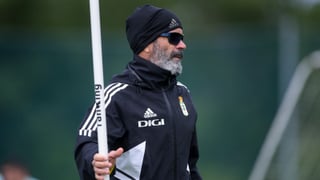 Álvaro Cervera seguirá en el Oviedo hasta 2025