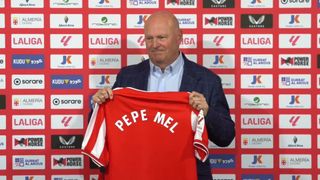 Pepe Mel: "El fútbol que tengo en mi cabeza es muy interesante para el Almería"