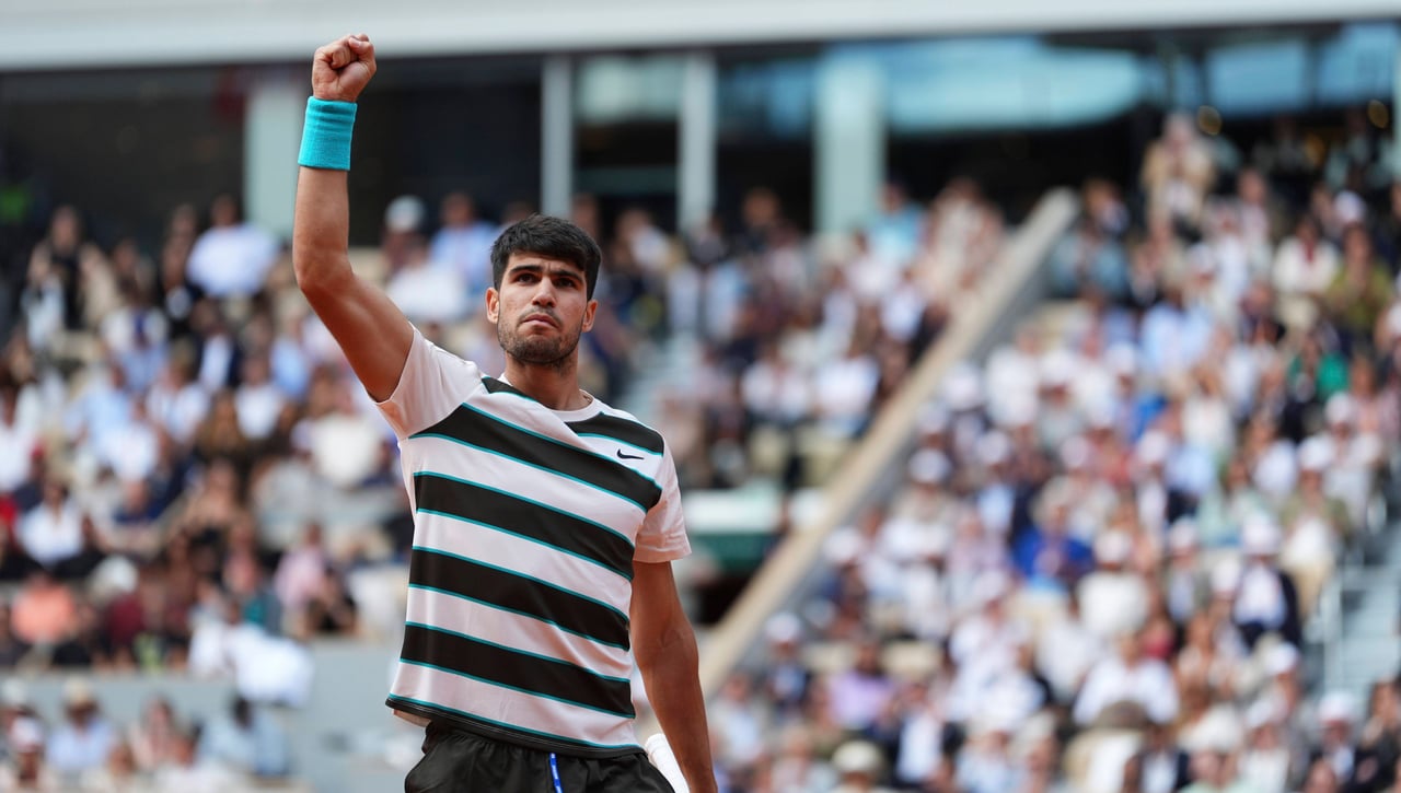 Rafa Nadal se 'cuela' en el triunfo de Carlos Alcaraz en Roland Garros