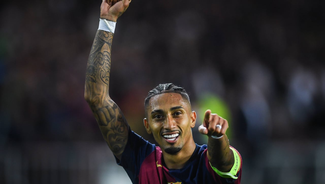 Raphinha elige a su ídolo de la infancia en el once histórico del Barcelona