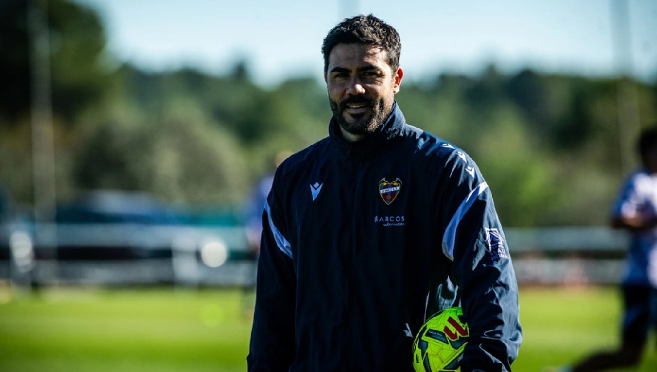 Vicente Iborra y Álvaro Del Moral toman el mando del Levante tras la destitución de Calero