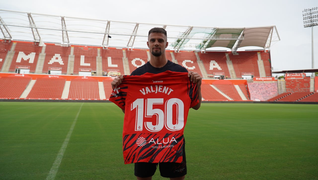 Oficial: Valjent, continúa