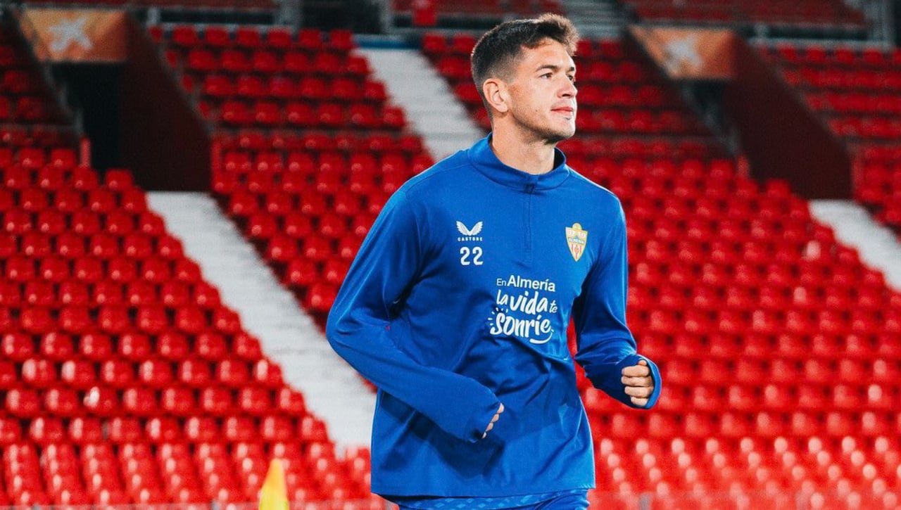 Tardía pero aliviada salida de César Montes en el Almería