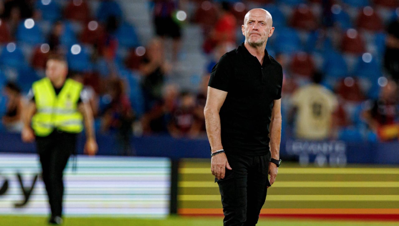 Alarma en el Levante: Pablo Martínez abandona el debut en la Copa del Rey con sospecha de rotura