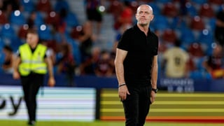 Alarma en el Levante: Pablo Martínez abandona el debut en la Copa del Rey con sospecha de rotura