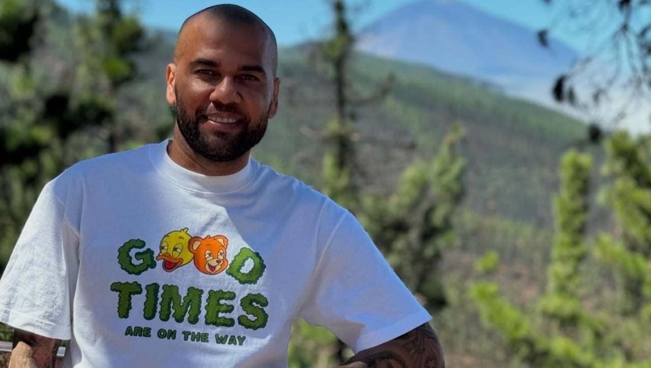 Dani Alves vuelve a las redes sociales