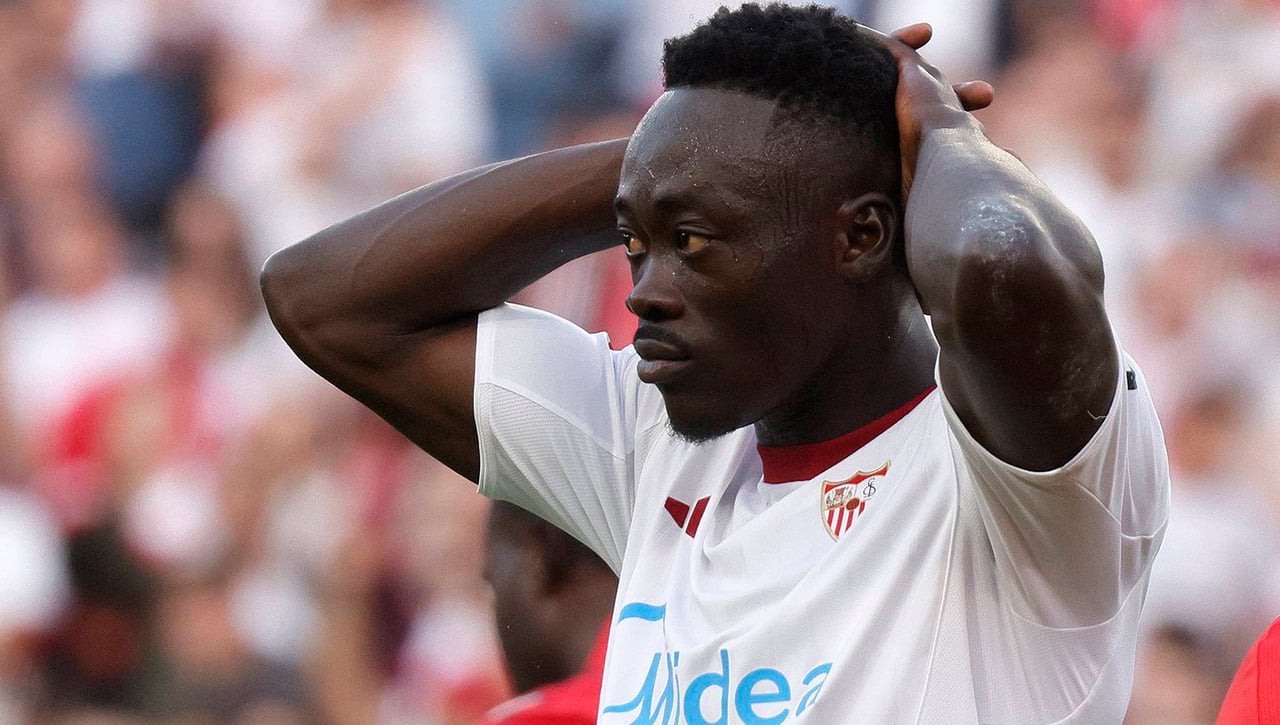 El Sevilla, en alerta con el viaje de Akor Adams con el derbi y enero de trasfondo