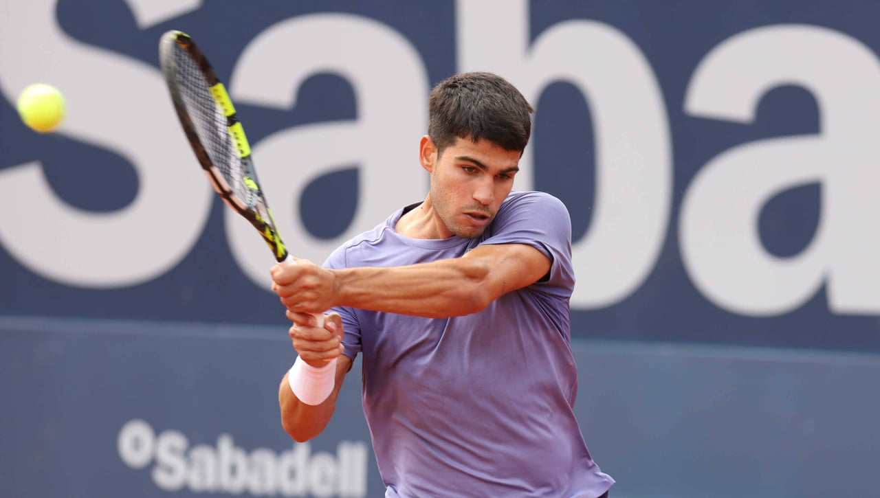 Alcaraz - Djere: horario, canal y dónde ver hoy en TV el partido de Carlos Alcaraz en el Conde de Godó 2025